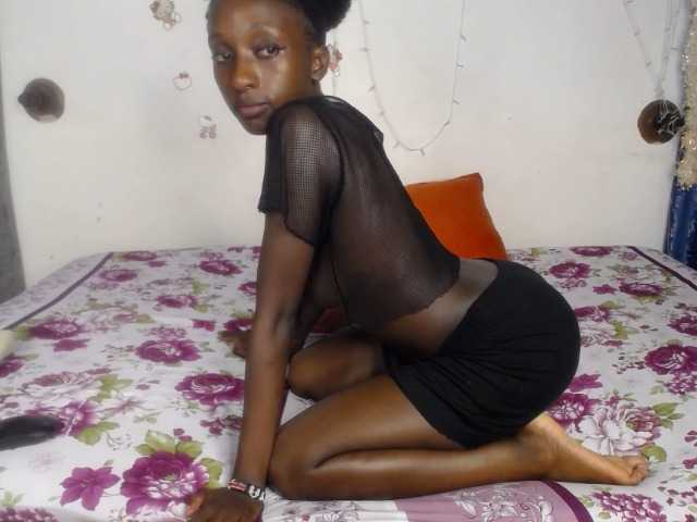 LynaBella's BongaCams show and profile