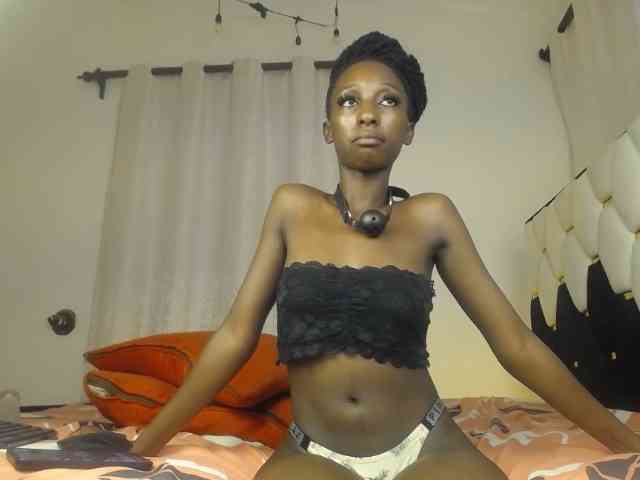 LynaBella webcam