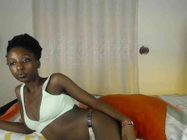 LynaBella webcam