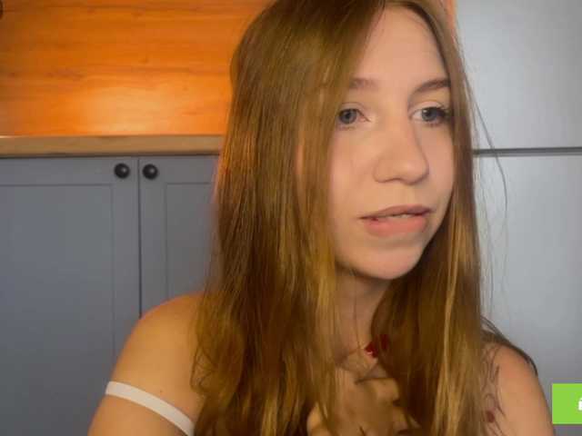 TastyVeni live cam on BongaCams