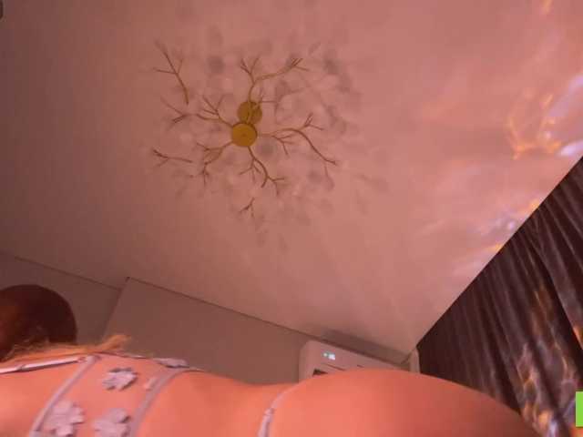 TastyVeni live cam on BongaCams