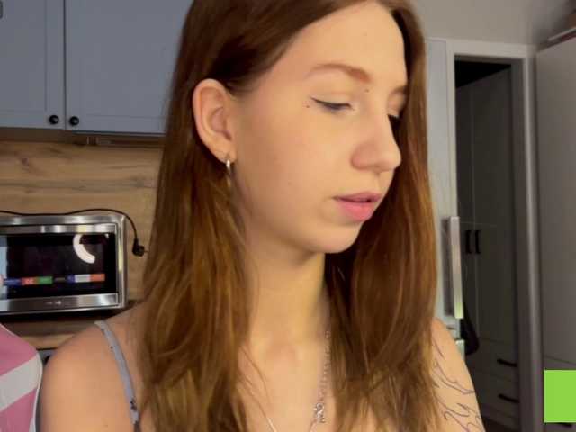 TastyVeni live cam on BongaCams