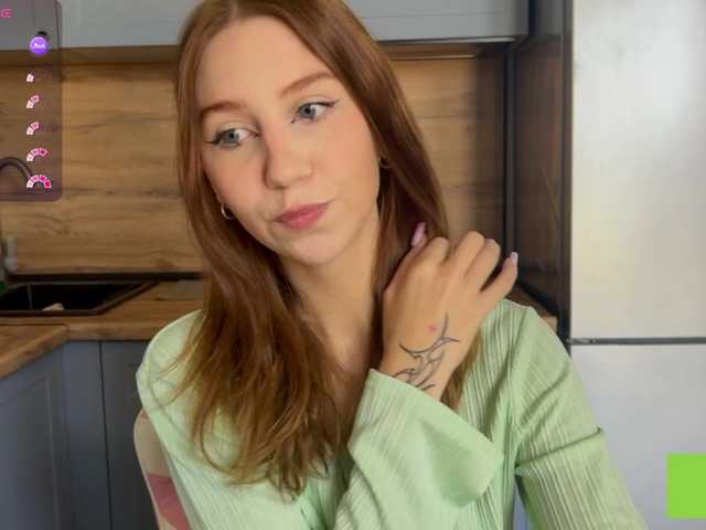 TastyVeni live cam on BongaCams