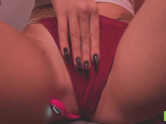 TastyVeni live cam on BongaCams