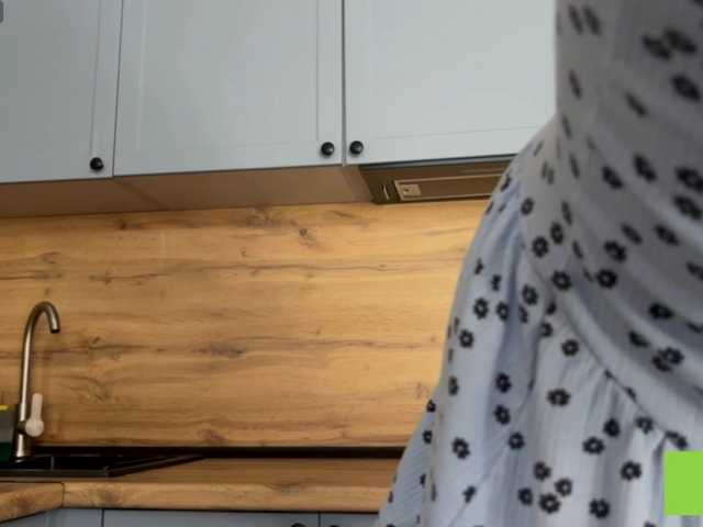 TastyVeni live cam on BongaCams