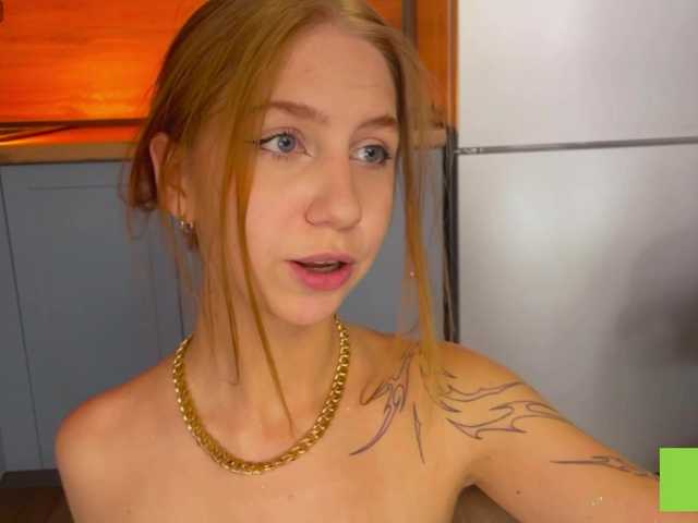 TastyVeni live cam on BongaCams