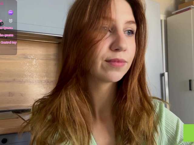 TastyVeni live cam on BongaCams