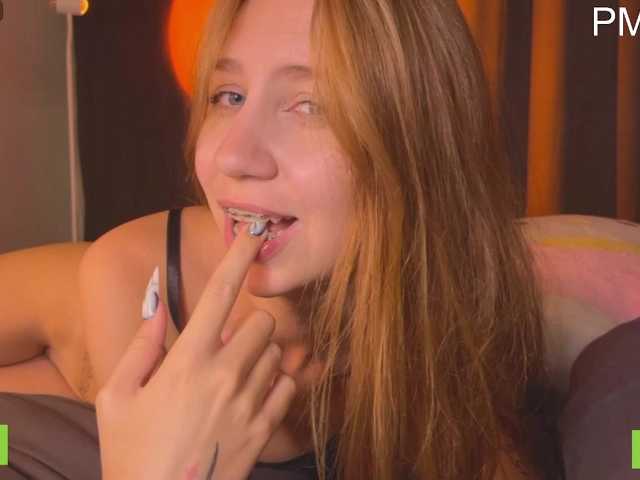 TastyVeni live cam on BongaCams
