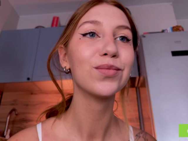 TastyVeni live cam on BongaCams