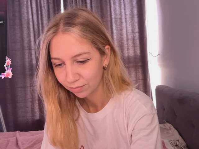 TastyVeni live cam on BongaCams