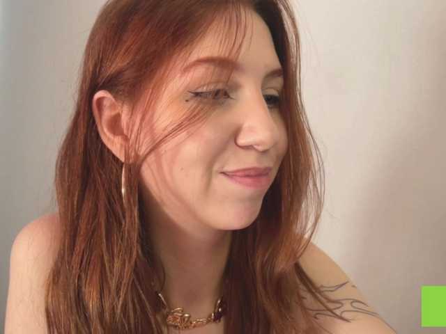 TastyVeni live cam on BongaCams