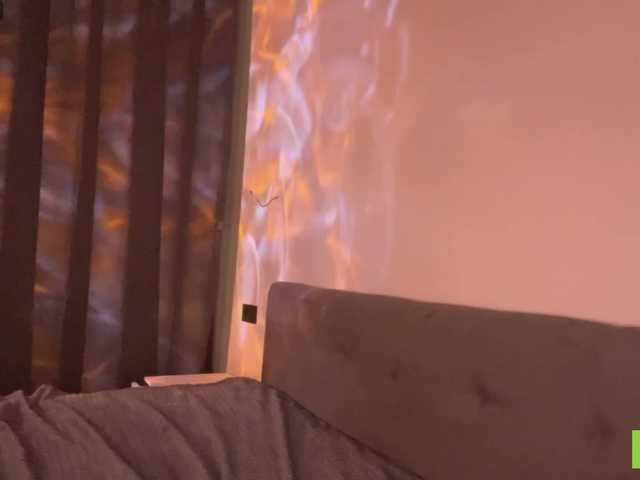 TastyVeni live cam on BongaCams