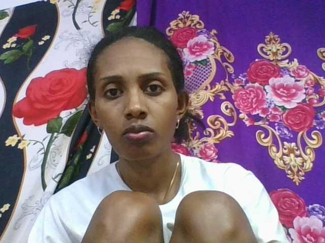 ninie1a live cam on BongaCams