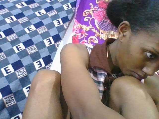 ninie1a live cam on BongaCams