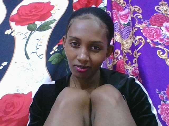 ninie1a live cam on BongaCams