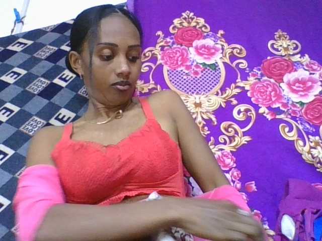 ninie1a live cam on BongaCams