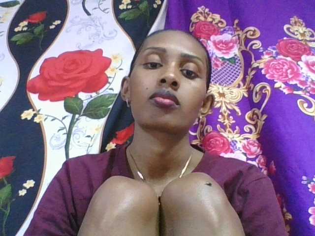 ninie1a live cam on BongaCams