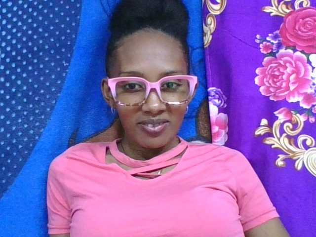 ninie1a cam en direct sur BongaCams