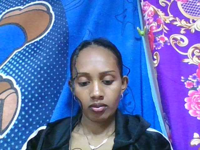 ninie1a live cam on BongaCams