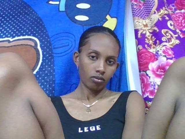 ninie1a live cam on BongaCams