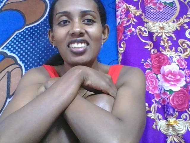 ninie1a live cam on BongaCams