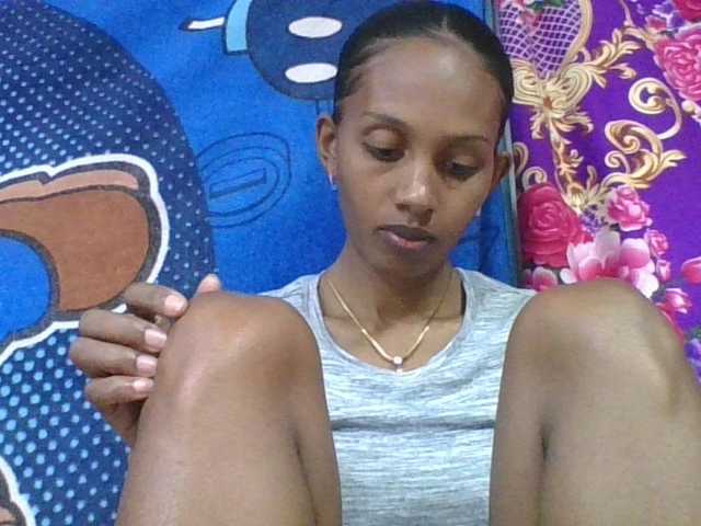 ninie1a live cam on BongaCams