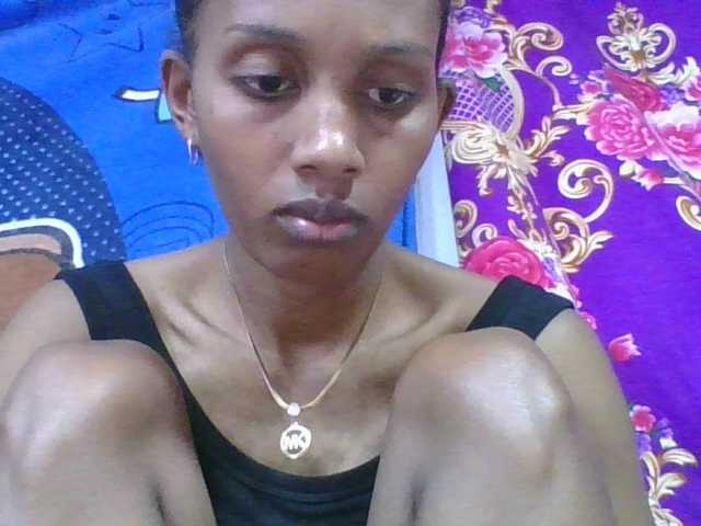 ninie1a live cam on BongaCams