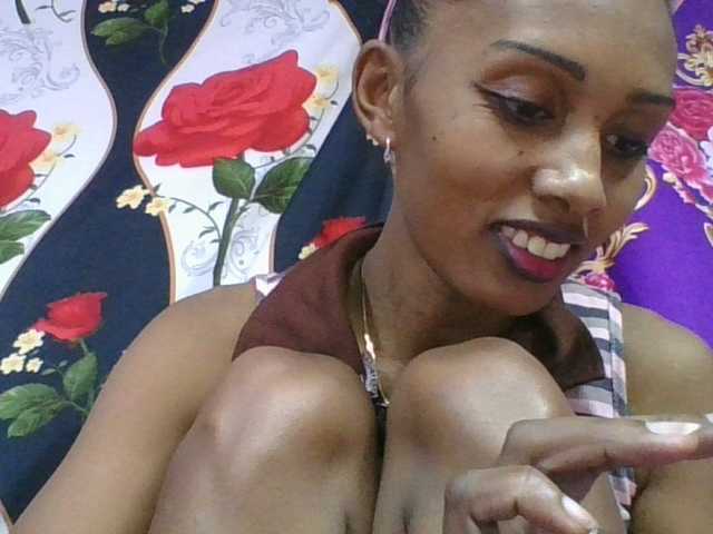 ninie1a live cam on BongaCams