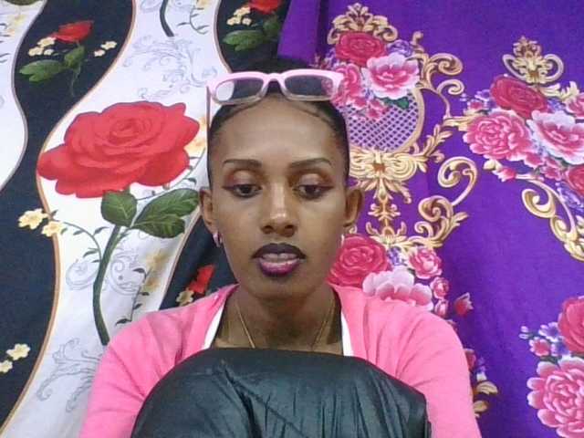 ninie1a live cam on BongaCams