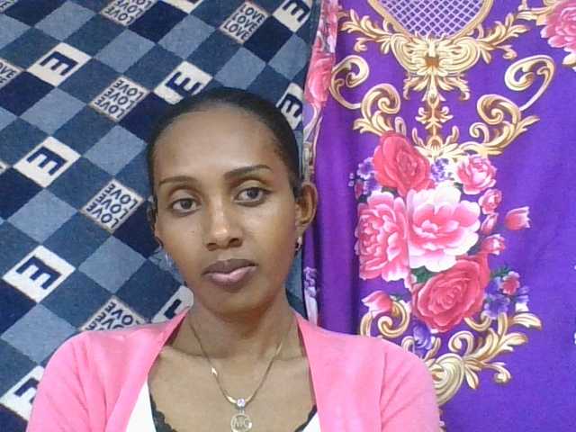 ninie1a live cam on BongaCams