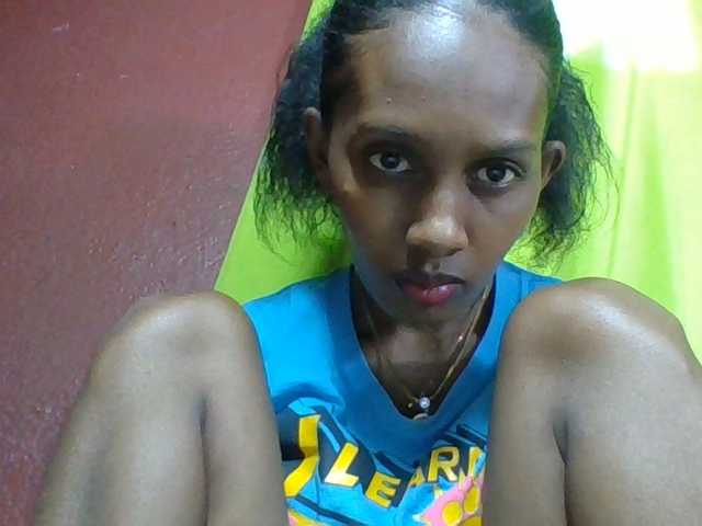 ninie1a, live now on BongaCams