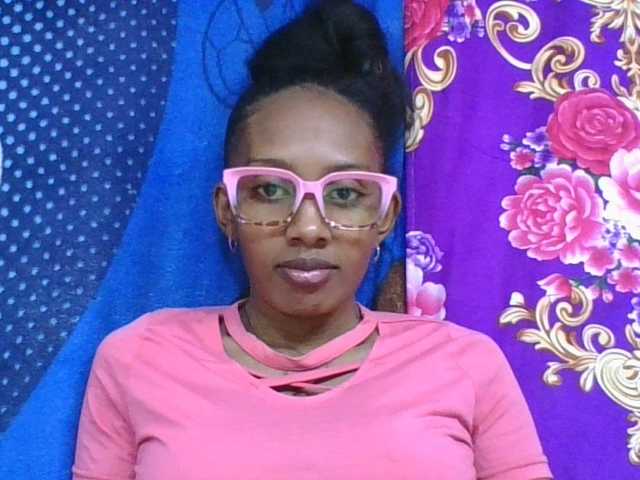 ninie1a live webcam show