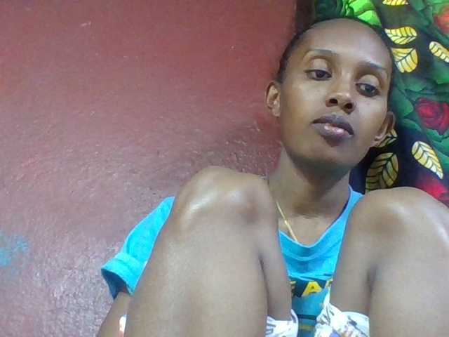 ninie1a live cam on BongaCams