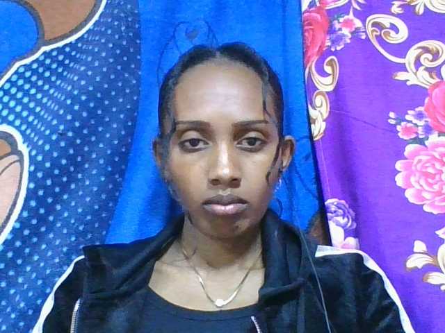 ninie1a live cam on BongaCams
