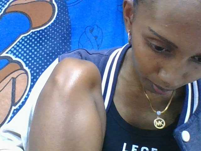 ninie1a live cam on BongaCams
