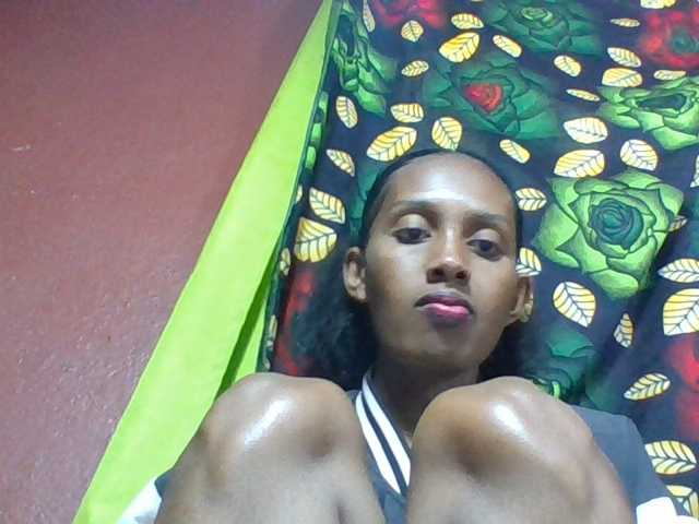 ninie1a live cam on BongaCams
