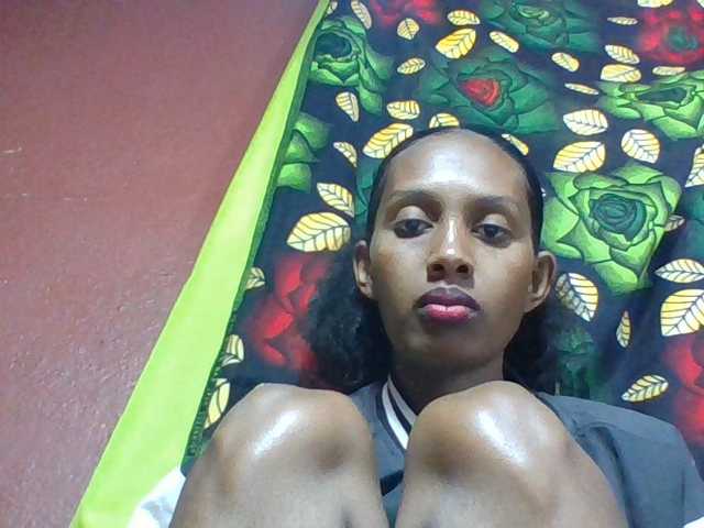 ninie1a, live now on BongaCams