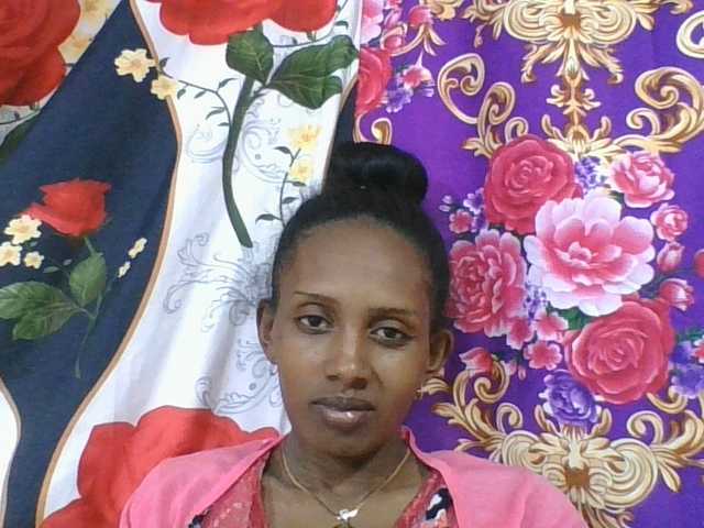 ninie1a live cam on BongaCams