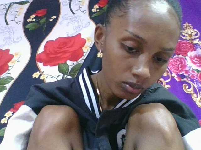 ninie1a live cam on BongaCams