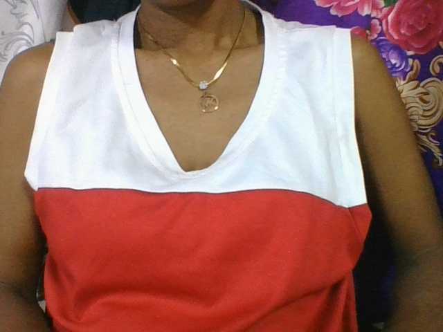 ninie1a live cam on BongaCams