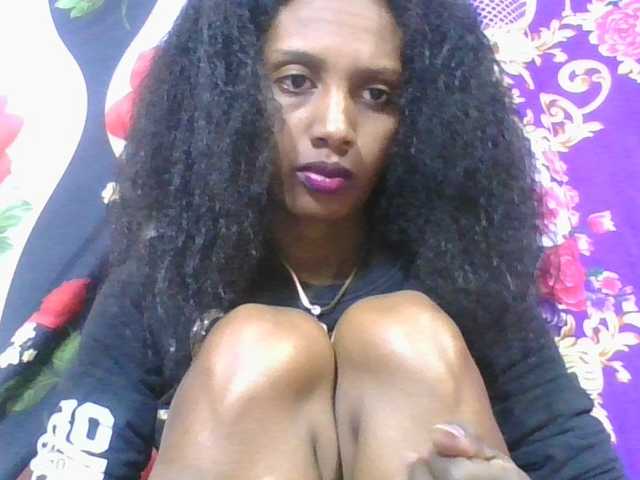 ninie1a live cam on BongaCams