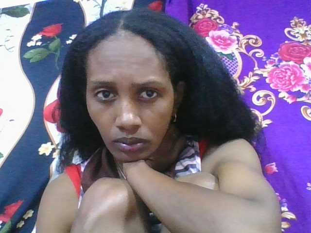 ninie1a live cam on BongaCams