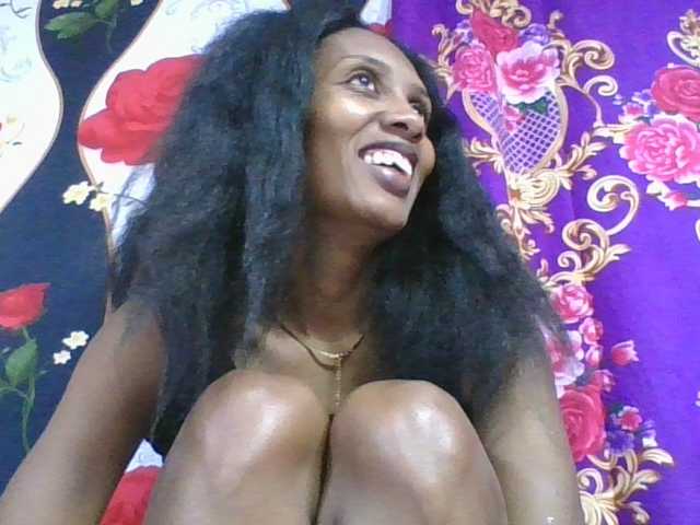 ninie1a live cam on BongaCams