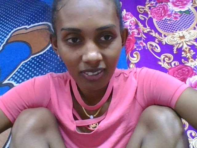 ninie1a live cam on BongaCams