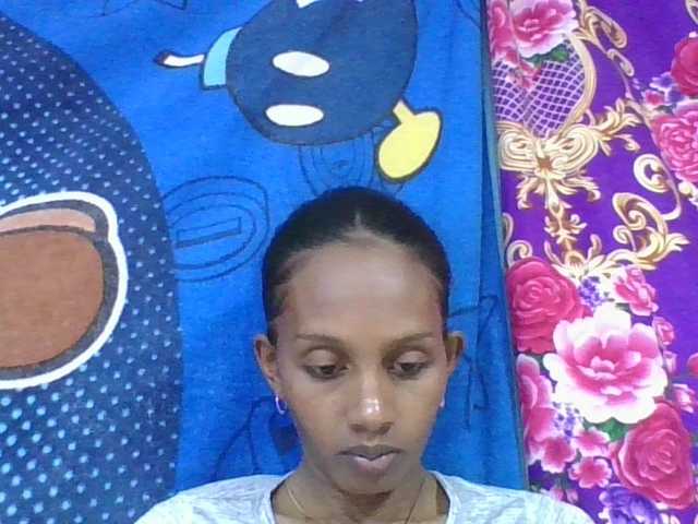ninie1a live cam on BongaCams