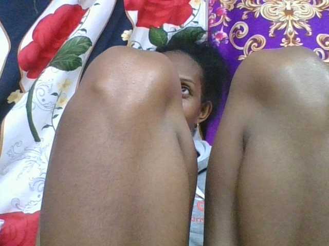 ninie1a live cam on BongaCams