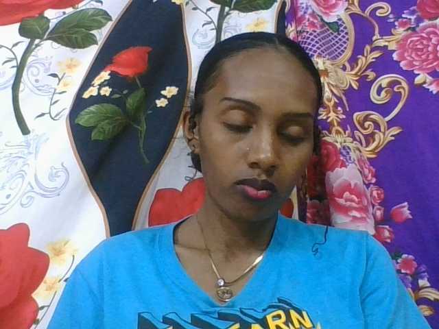 ninie1a live cam on BongaCams