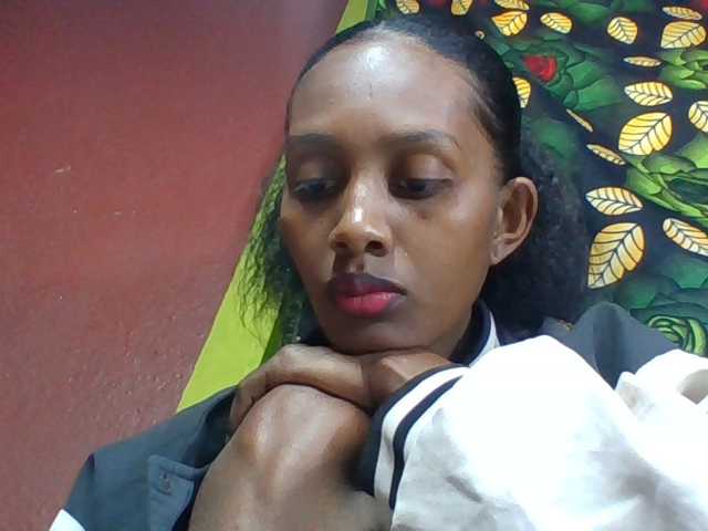 ninie1a, live now on BongaCams