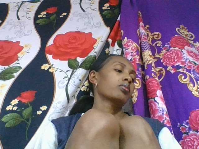 ninie1a live webcam show