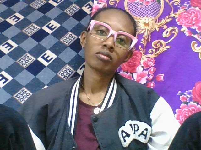 ninie1a live cam on BongaCams